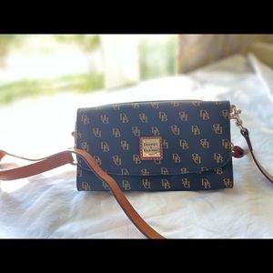 Dooney &Bourke Crossbody bag